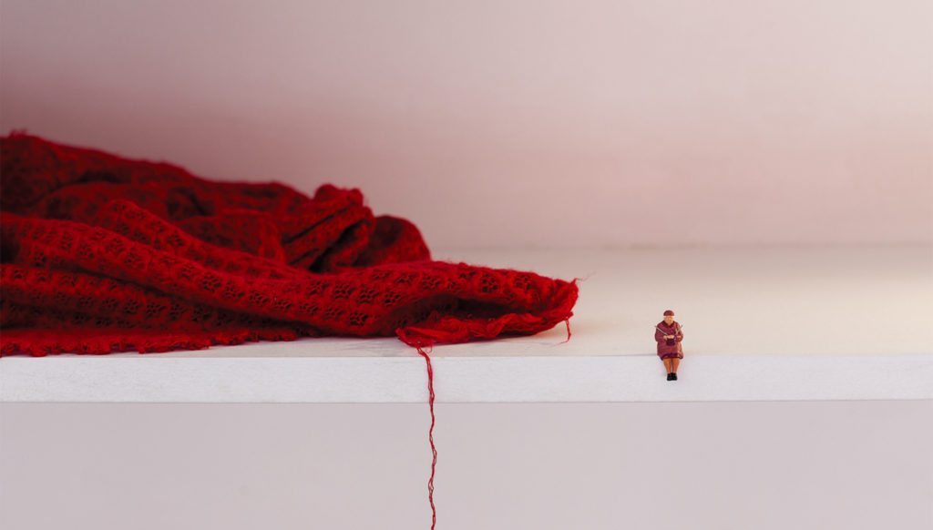 Liliana Porter, Weaver © Paul Nicoué